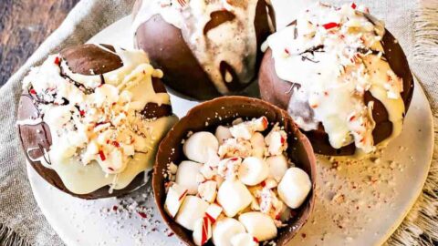 Peppermint-Hot-Chocolate-Bombs